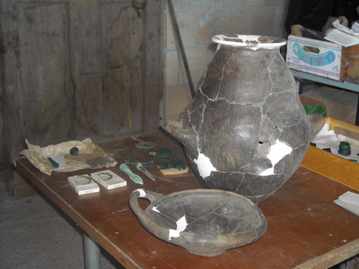 Vaso biconico ritrovato nella zona di Cavavigne a Torre Galli - foto Mazzocca