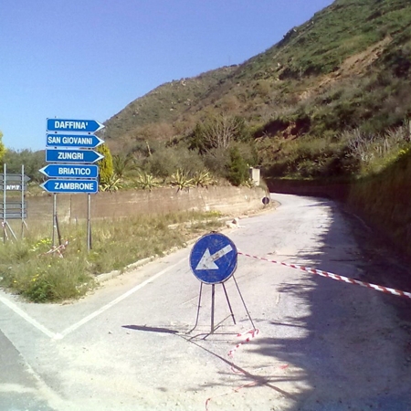 La strada intercomunale che collega per via diretta Parghelia a Daffinacello - foto Barritta