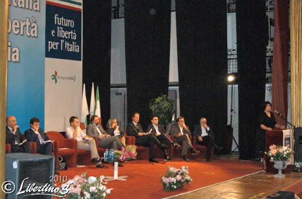 La prima assemblea regionale giovanile, il nuovo corso di Fli "Generazione Italia" - foto Nesci