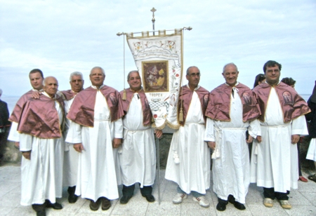 La confraternita del “Santissimo Salvatore e di Santa Maria Maddalena degli ortolani” di Tropea - foto Taccone