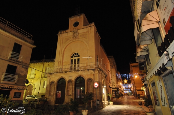 Le Luminarie in piazza Ercole - foto Libertino