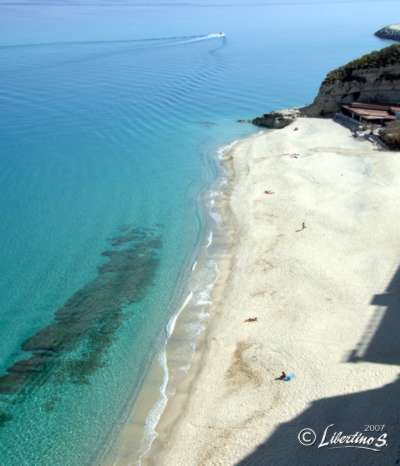 Una delle spiagge di Tropea - foto Libertino