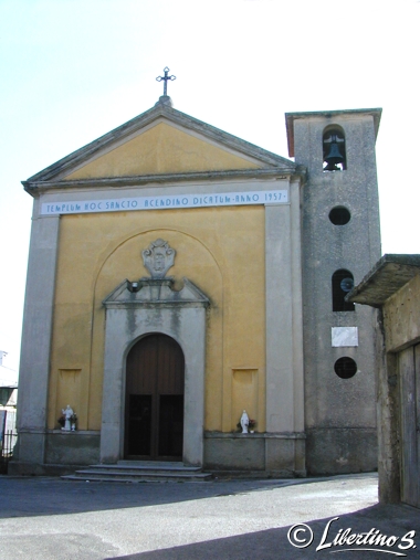 La chiesa  S. Acendino Martire di Gasponi, inagibile per pericolo di crolli - foto Libertino 
