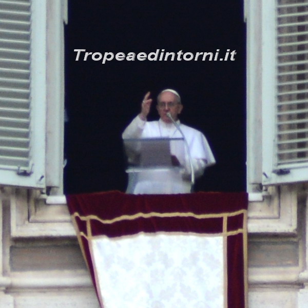 L'angelus del Papa Francesco del 17 marzo 2013 - foto Libertino