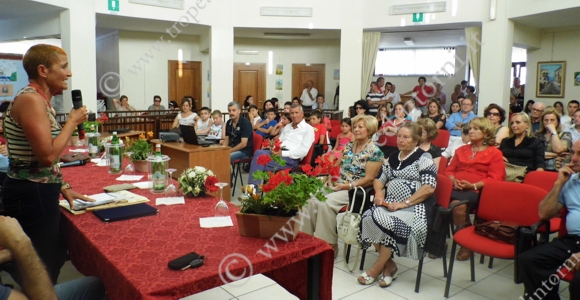 La dirigente dell’Istituto Superiore Beatrice Lento nel giorno della premiazione - foto Grillo