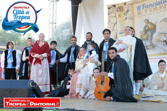 Il Gruppo Folk Città di Tropea - foto Libertino