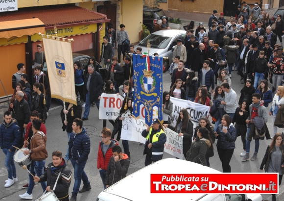 La manifestazione di Cittadinanza Attiva - Tropea 14 dicembre 2015 - foto Libertino