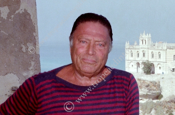 Una foto del 1984 di Raf Vallone a Tropea - foto Libertino