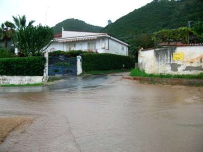 L'imbocco della SS522 all'altezza della rotatoria di Tropea Sud