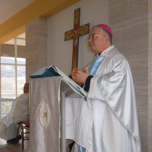 Il Vescovo Luigi Renzo a Tropea nella giornata mondiale del malato 