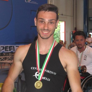 Il giovane atleta della Nazionale Italiana di Pesistica Paralimpica Vittorio Zaccaro