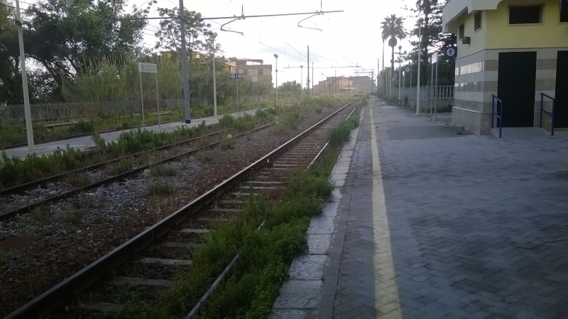 Le attuali condizioni della stazione ferroviaria